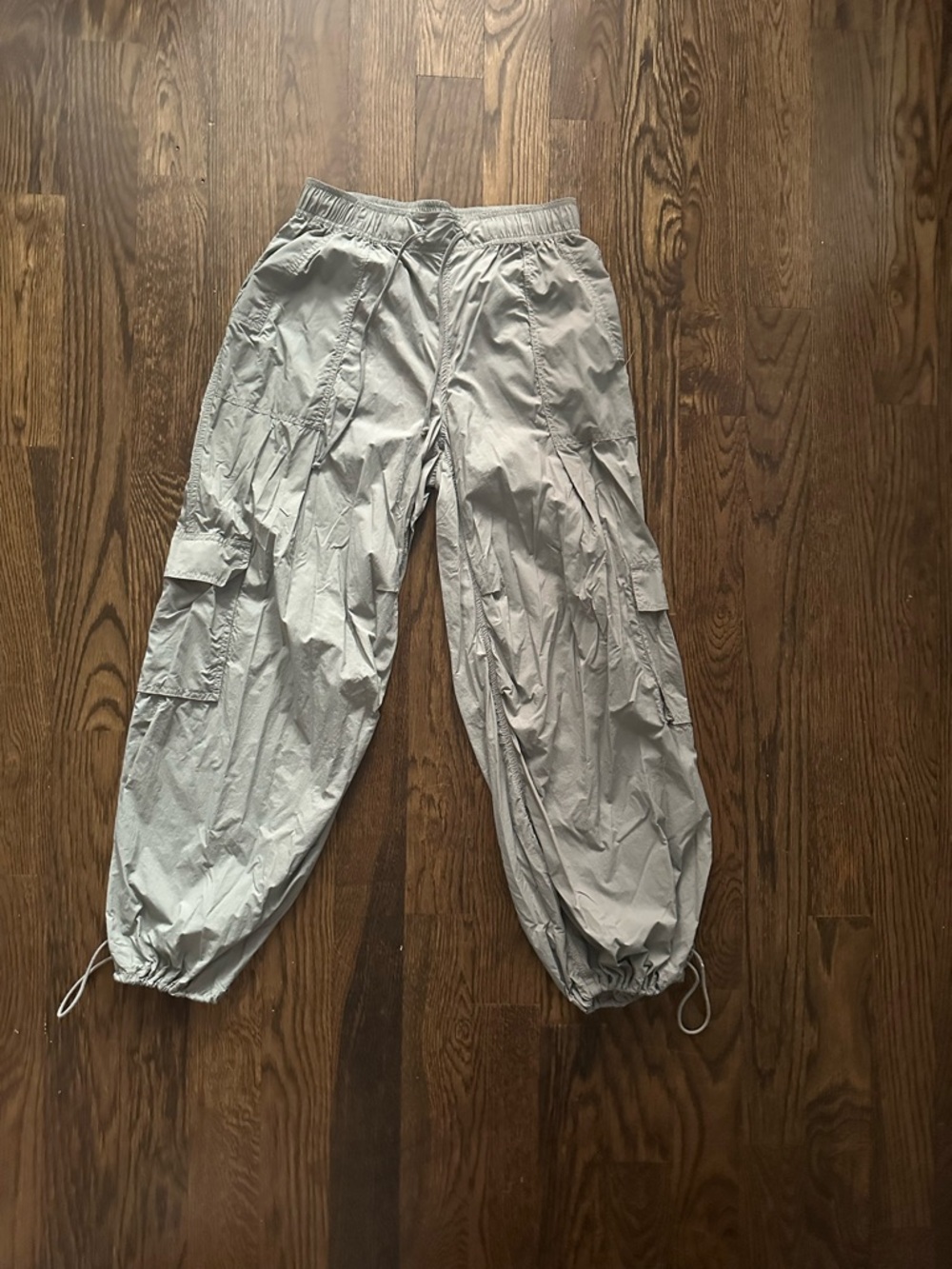 Daily Practice Anthropology Active Parachute Pants. Sage Green/Light Grey, XS